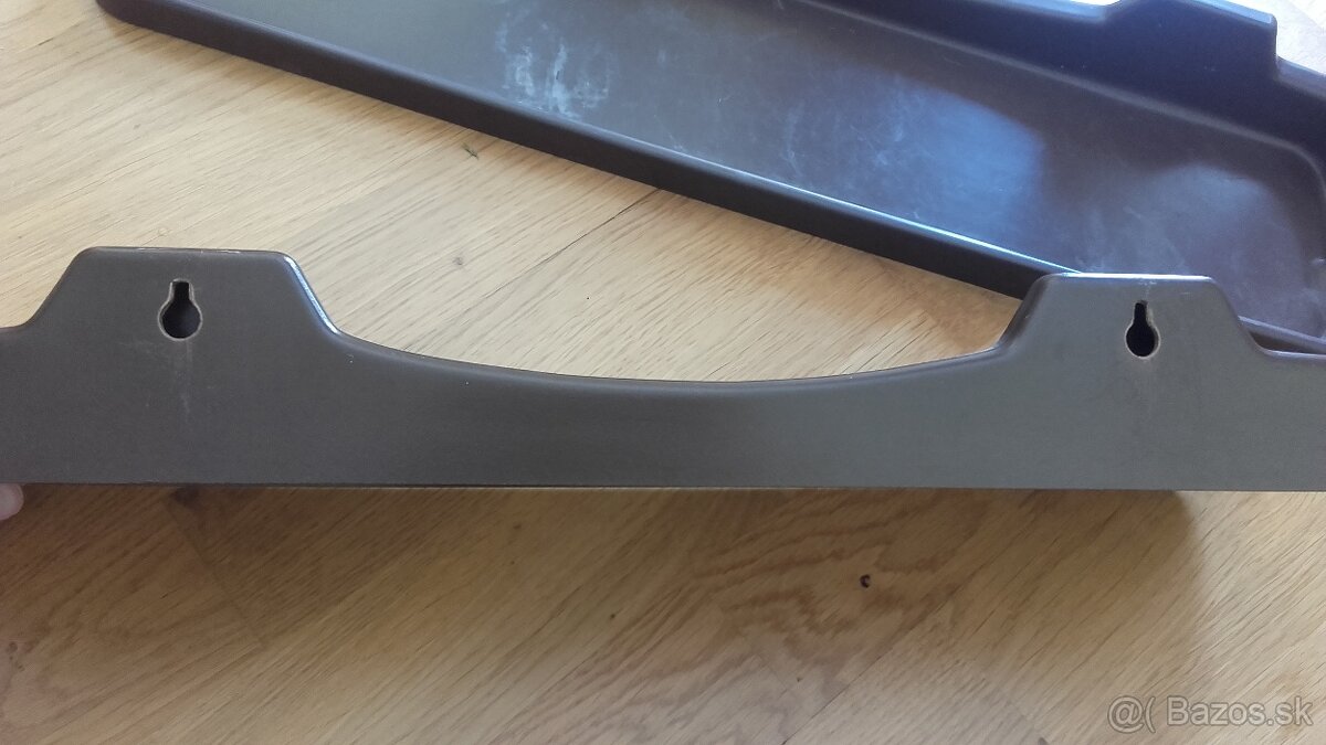 Plastové poličky - 3