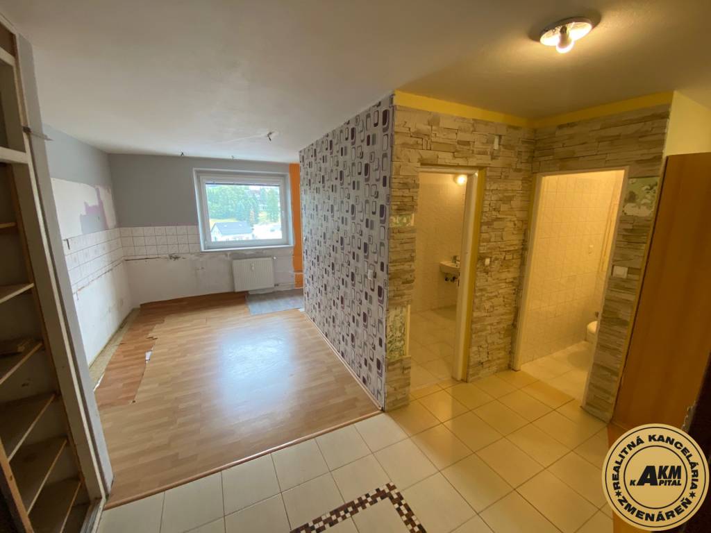 3 izbový byt na predaj, dva balkóny, Zvolen - Podborová - 3