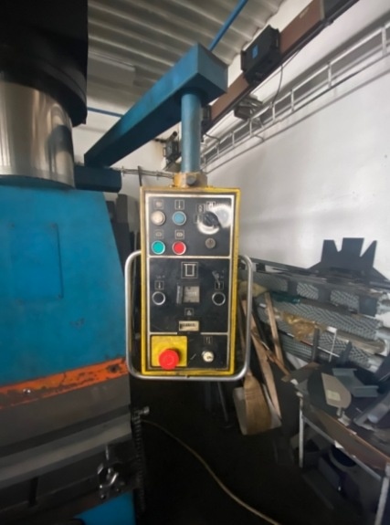 Model CTO 250 A/4000 ohraňovací lis, vyrobeno v roce 1992 - 3