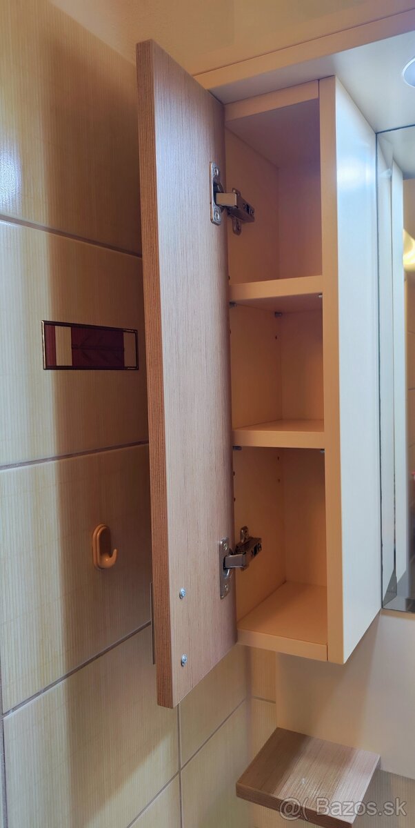 Kúpeľňová skrinka - 3
