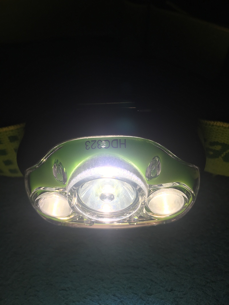 Predám čelovú lampu Energizer na AAA batérie - 3