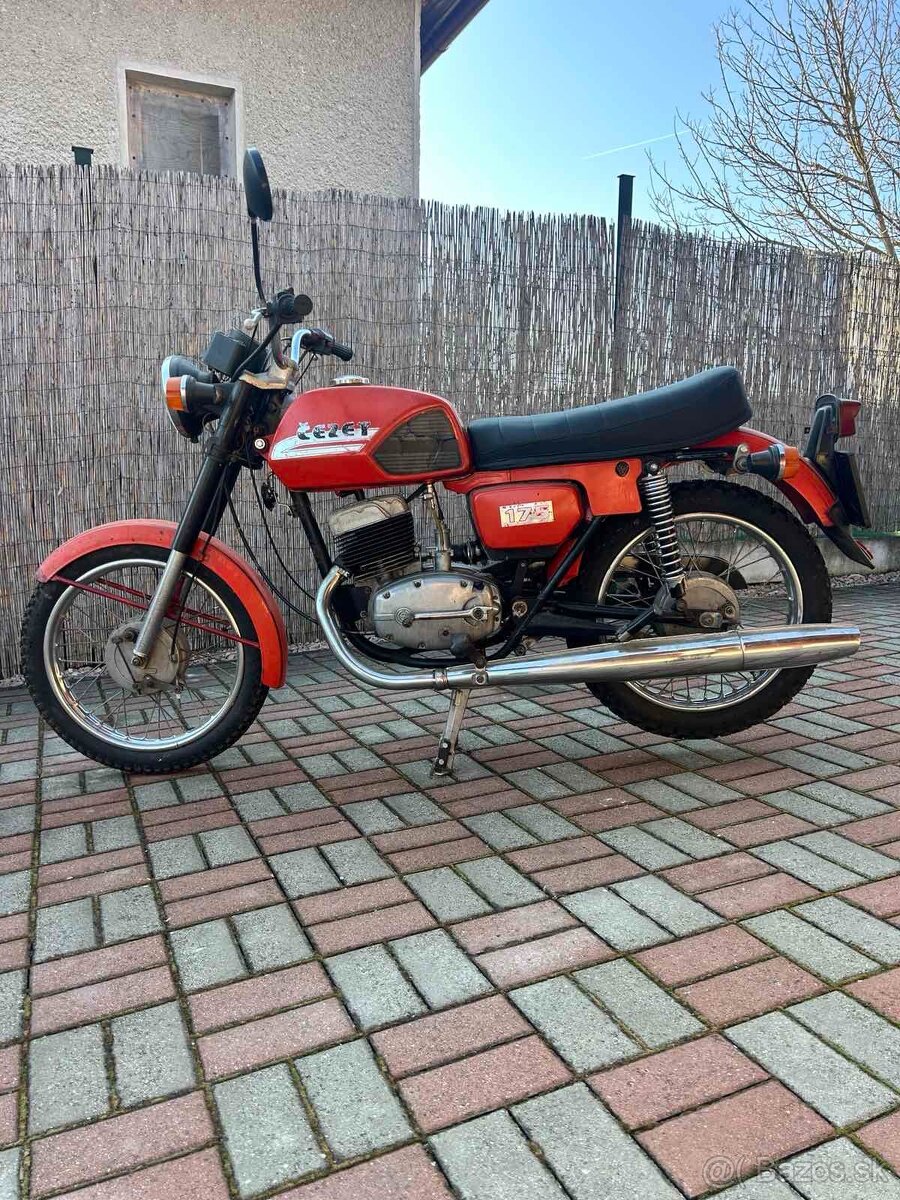 ČZ 175 typ 487 - 3