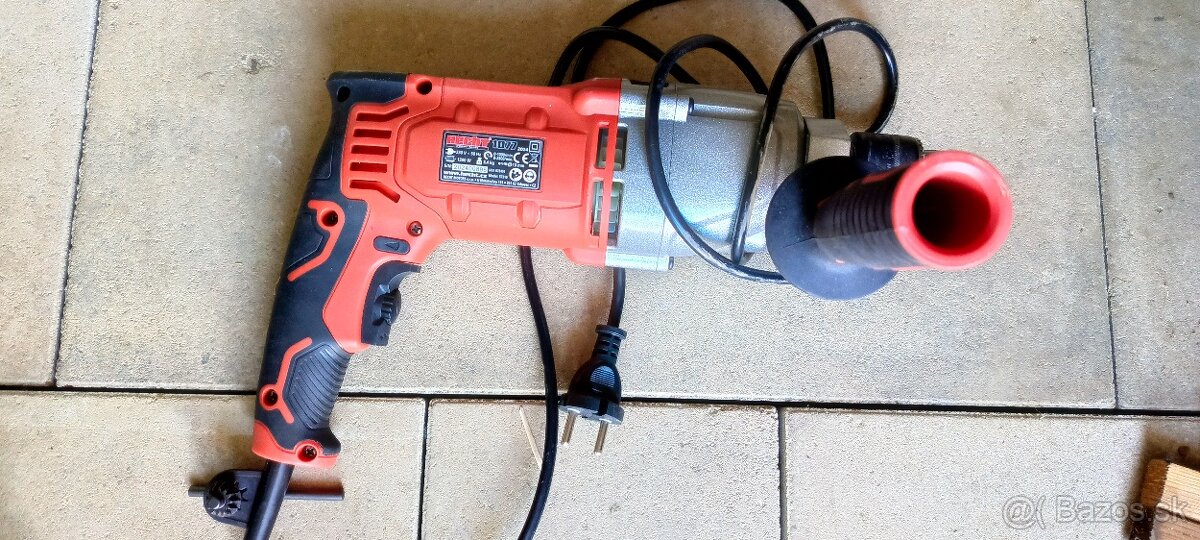 Predám príklepovú vŕtačku Hecht - 3