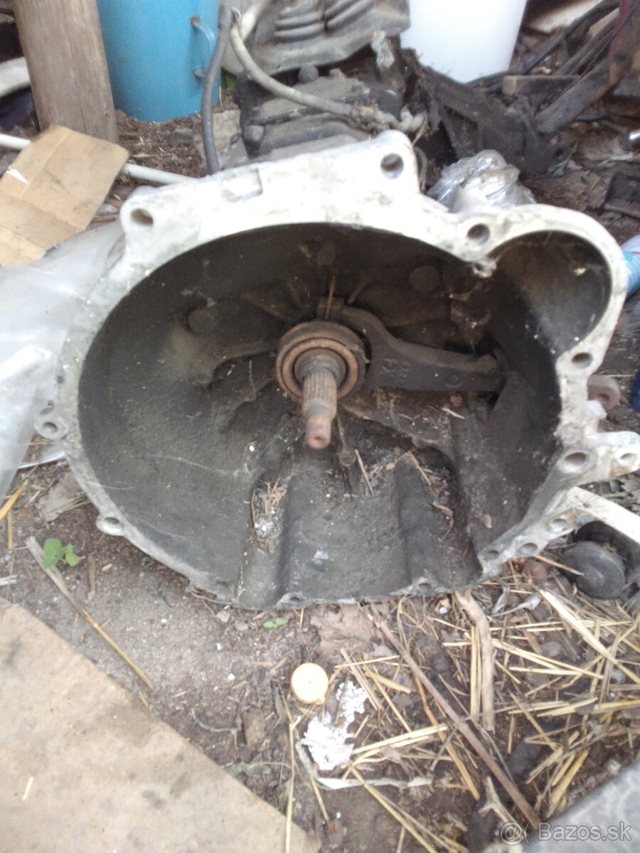 L200 komplet prevodovka 2.5 TD. tv 2004. 84kw - 3