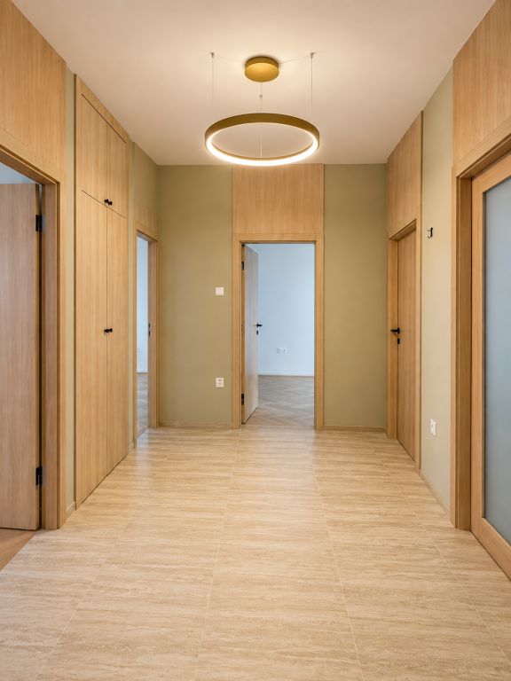 Elegantný 3 izb. zmodernizovaný byt v absolútnom centre TOP – foto 3