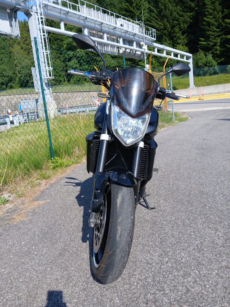 Yamaha FZ1 - 3