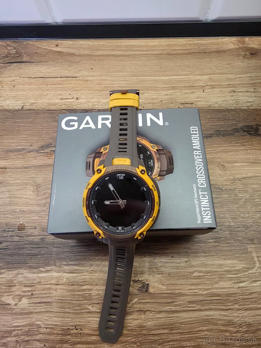 Predam smart hybridne hodinky Garmin Crossover Amoled - 3