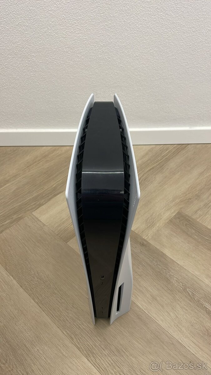 Predávam PS5 (FAT)700GB + 2 TB disk + 1 ovládač. - 3