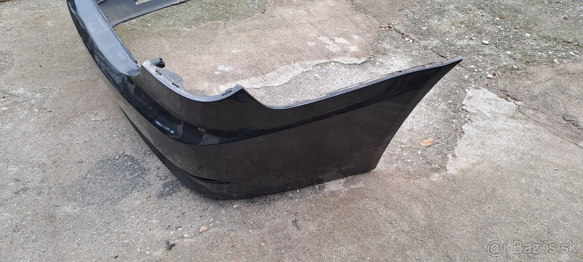 Predám zadný nárazník na BMW E60 - 3