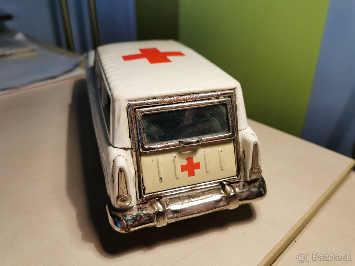 Bandai Chevrolet Ambulancia - 3