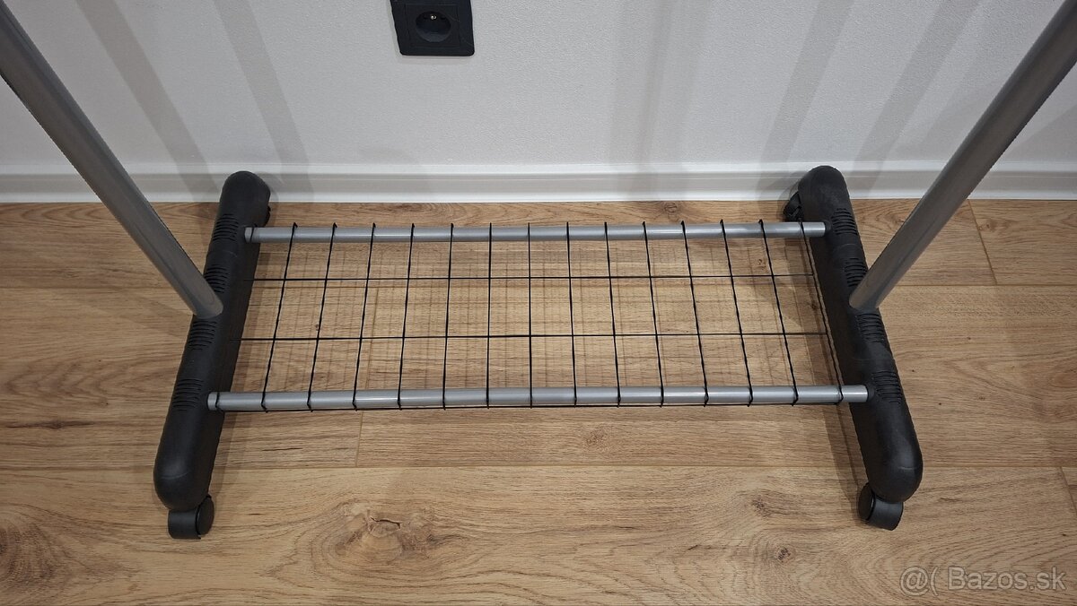 Vešiak, stojan na šaty - 3