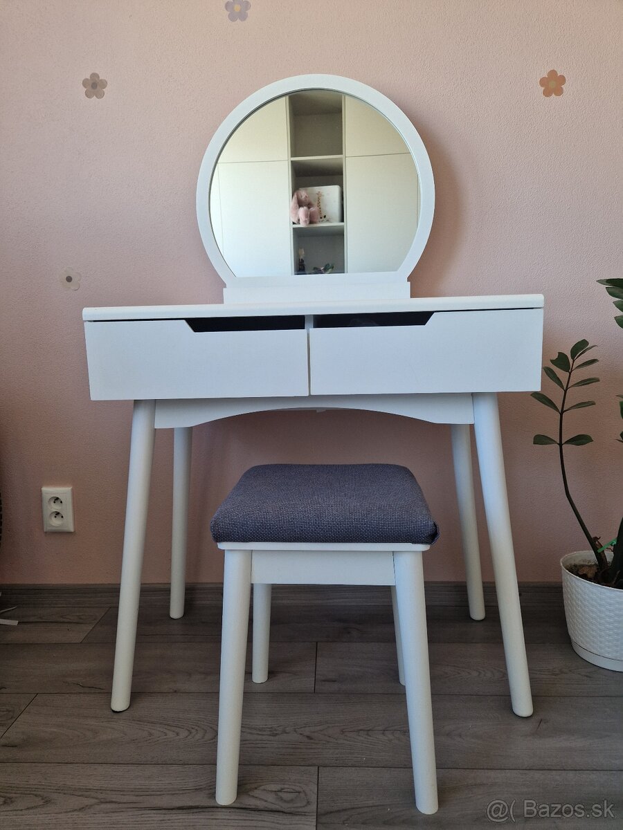 Kozmetický stolík - 3