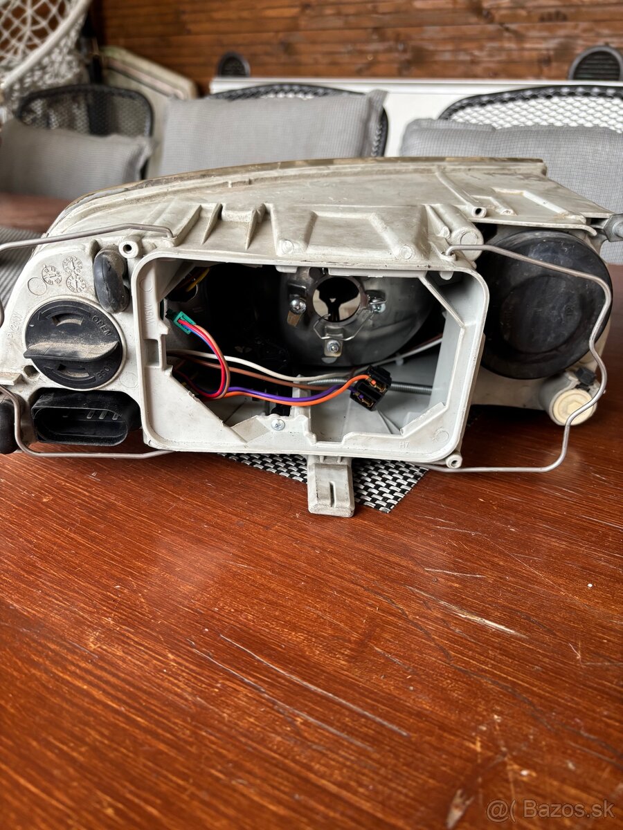 Predné svetla Škoda octavia 2 - 3