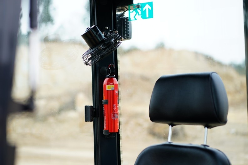 Minibager YUCHAI U27 Premium 2740 kg - 3