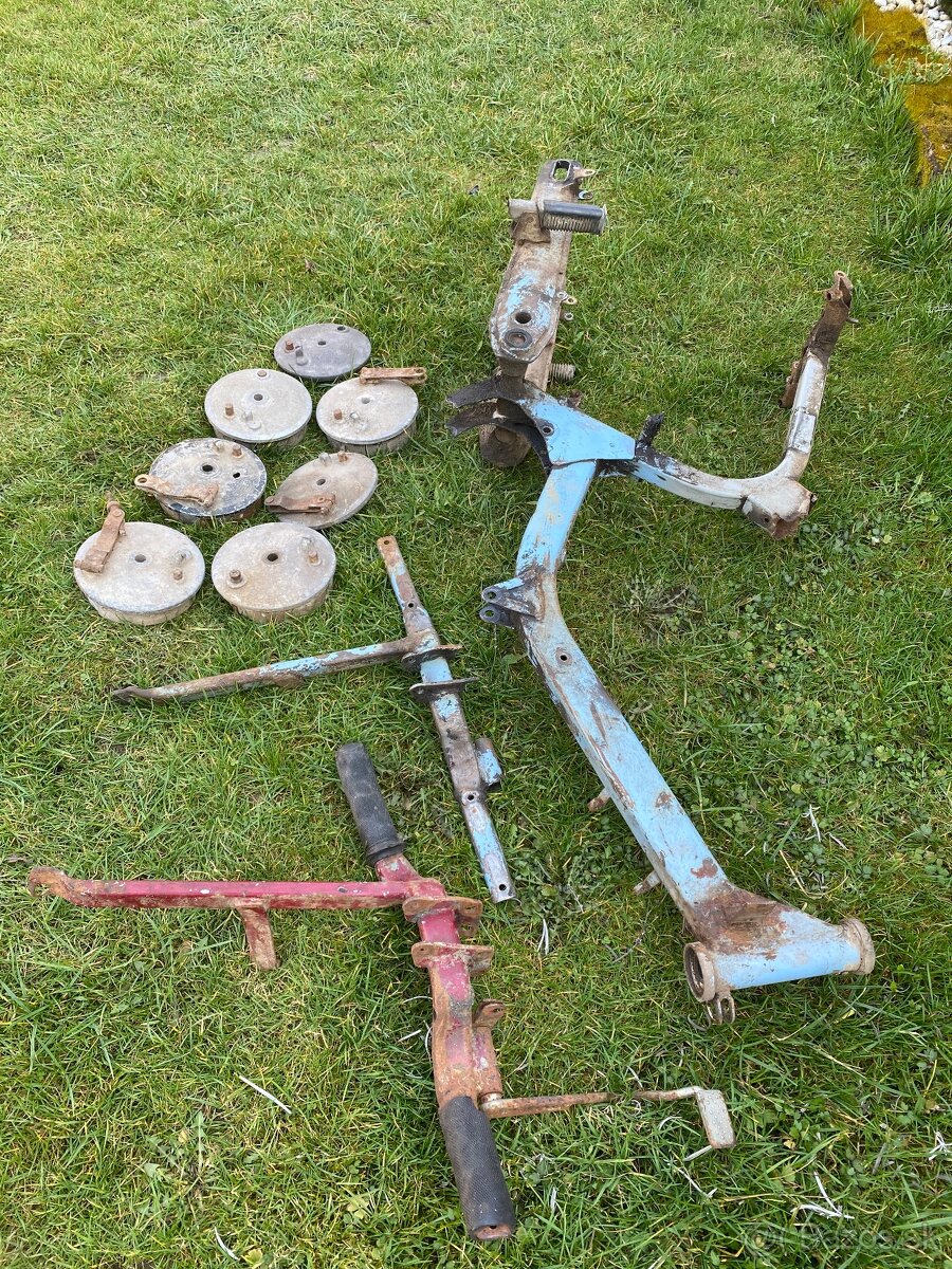 JAWA PIONIER - RÁM , STUPAČKOVÝ KRÍŽ, BUBON - 3