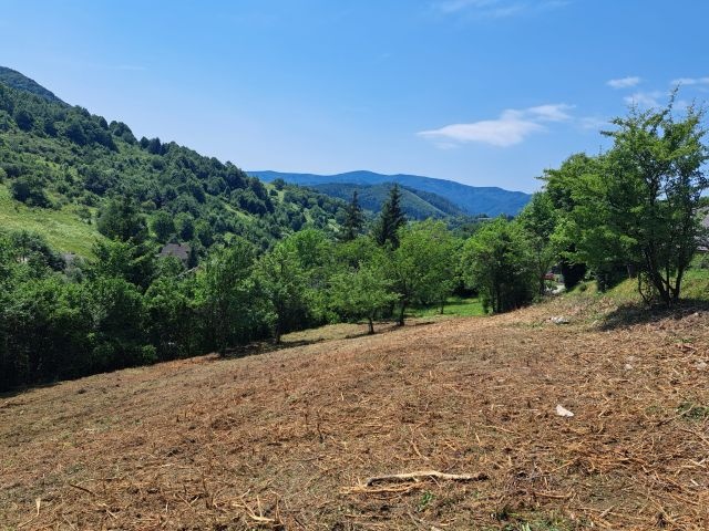 Slnečný stavebný pozemok 659 m2 v obci Čavoj - 3