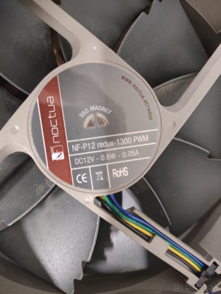 2x Noctua NF-P12 Redux 1300 PWM - 3