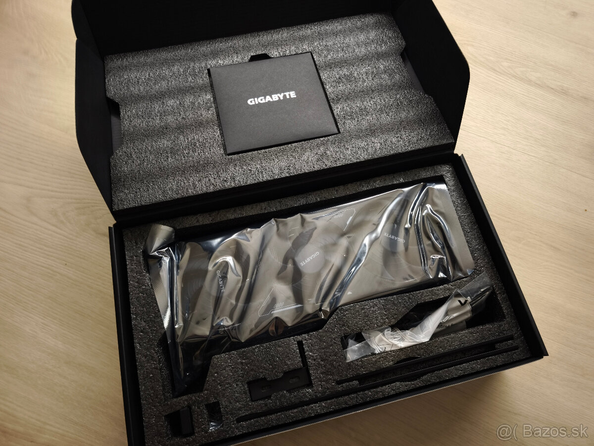 GIGABYTE GeForce RTX 5070 Ti WINDFORCE OC 16G GDDR7 - 3