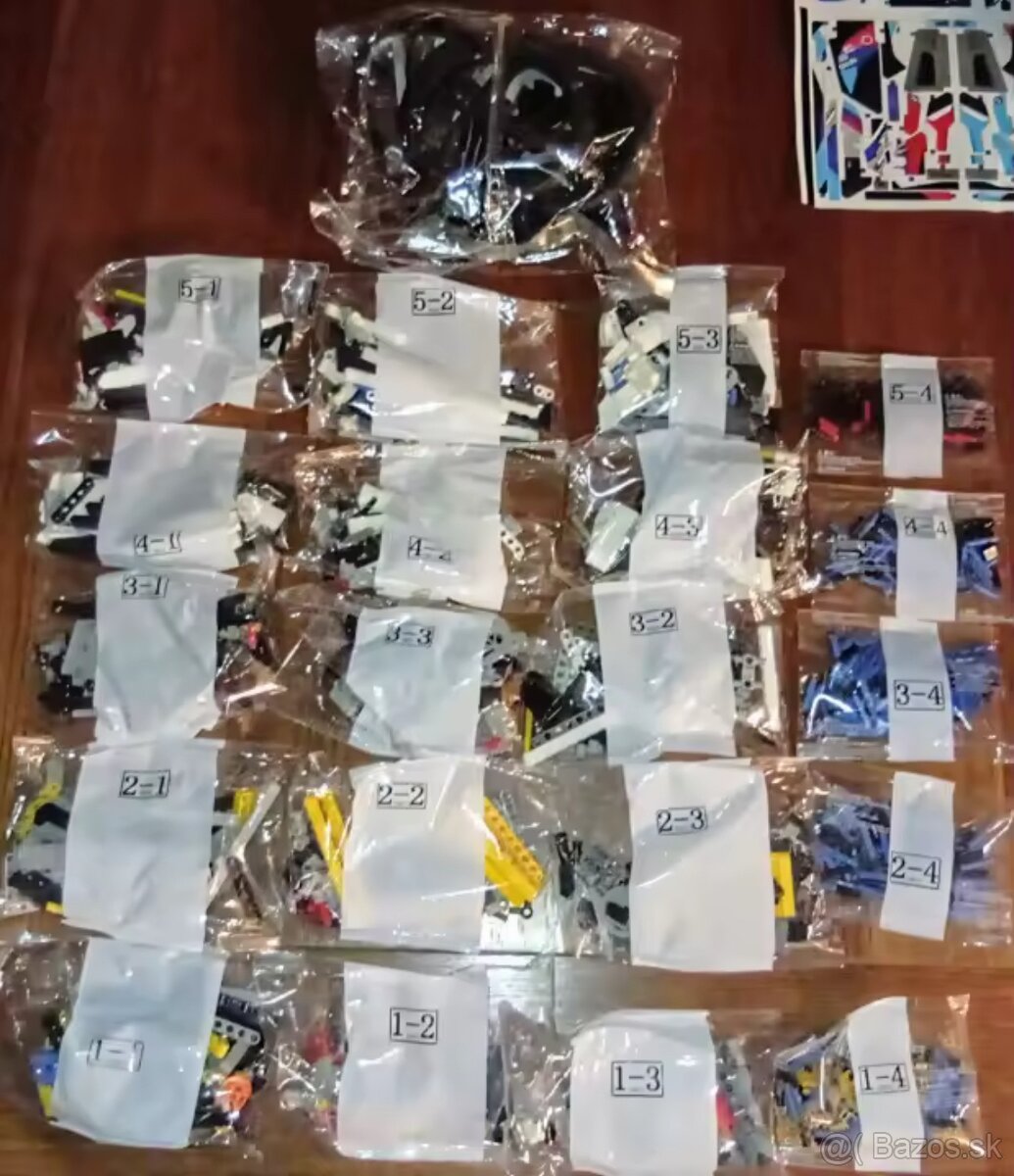 BMW M1000 RR - 1920 dielikov (technic stavebnica) - 3