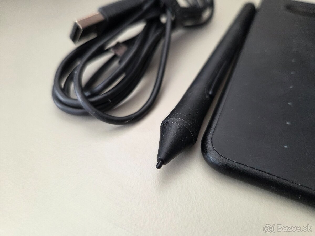 Wacom Intuos S - graficky tablet - 3