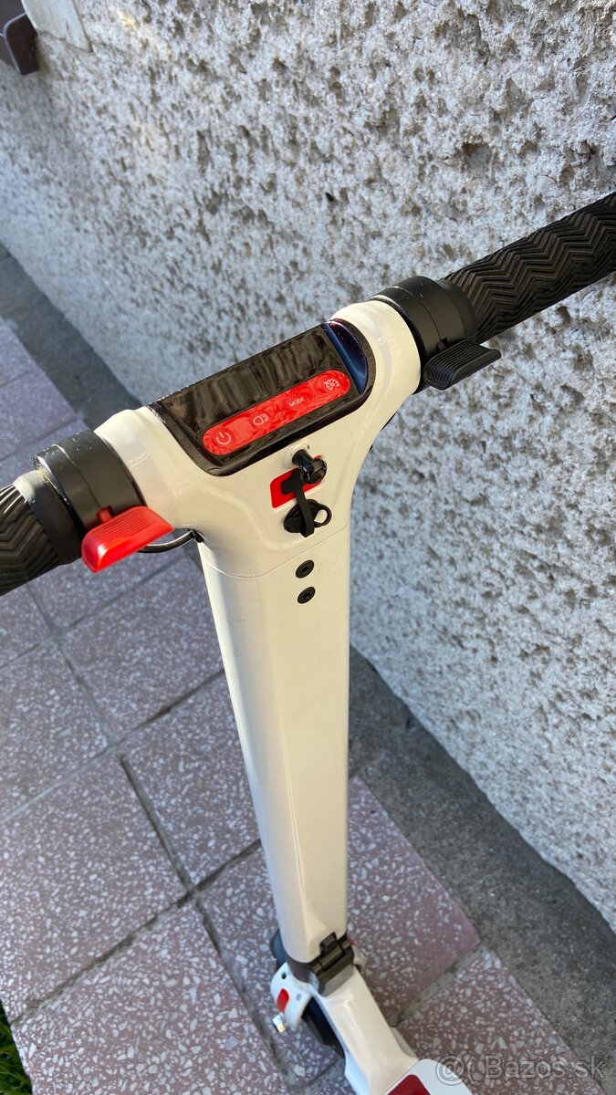 Elektrická kolobežka HECHT 5125 - 3