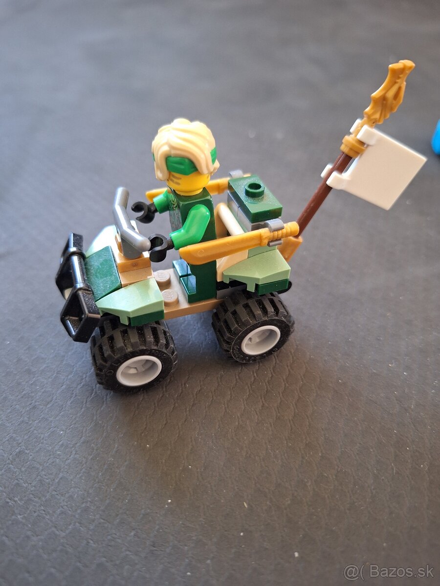 Stavebnice LEGO a Playtive - 3