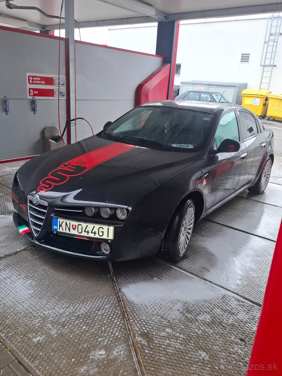 Alfa Romeó 159 - 3