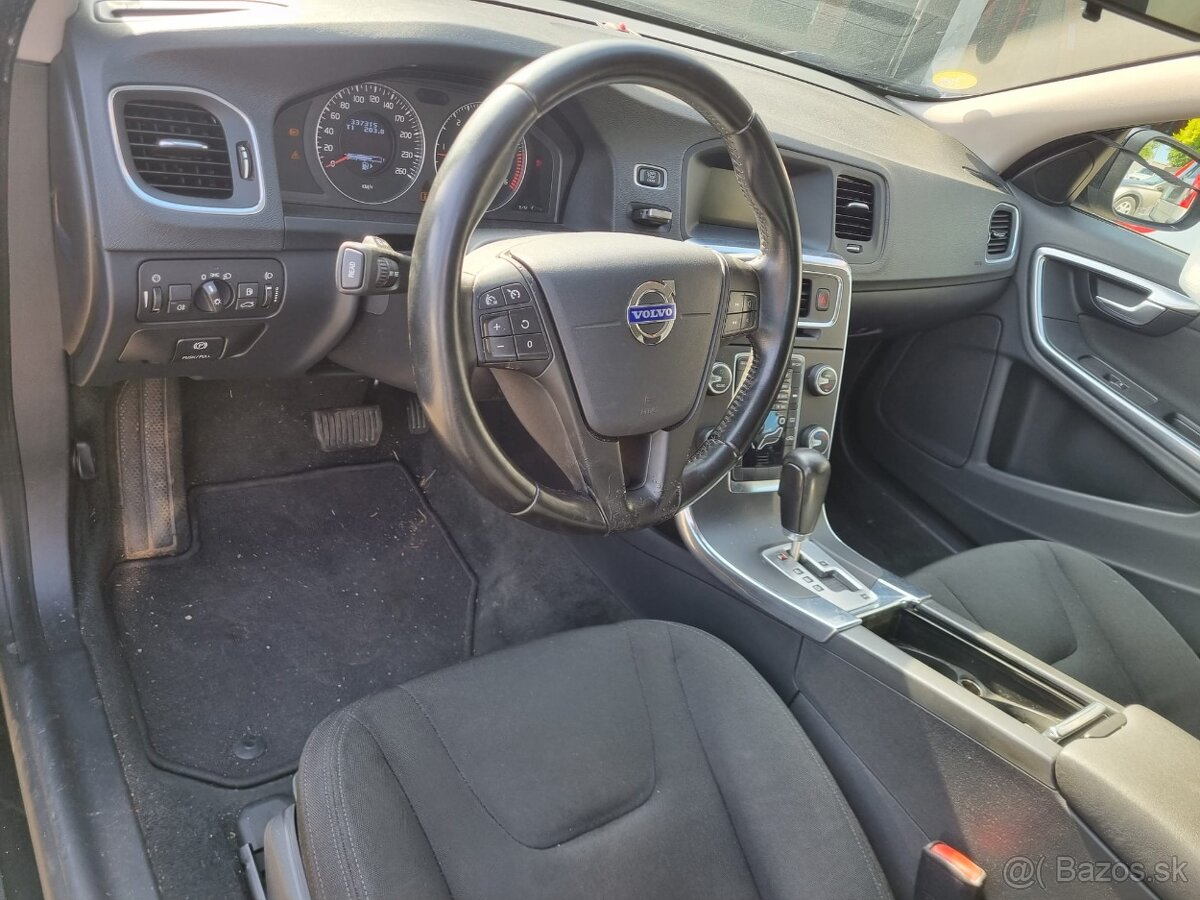 Volvo V60 2,0 D3 120kw -Náhradní díly - 3