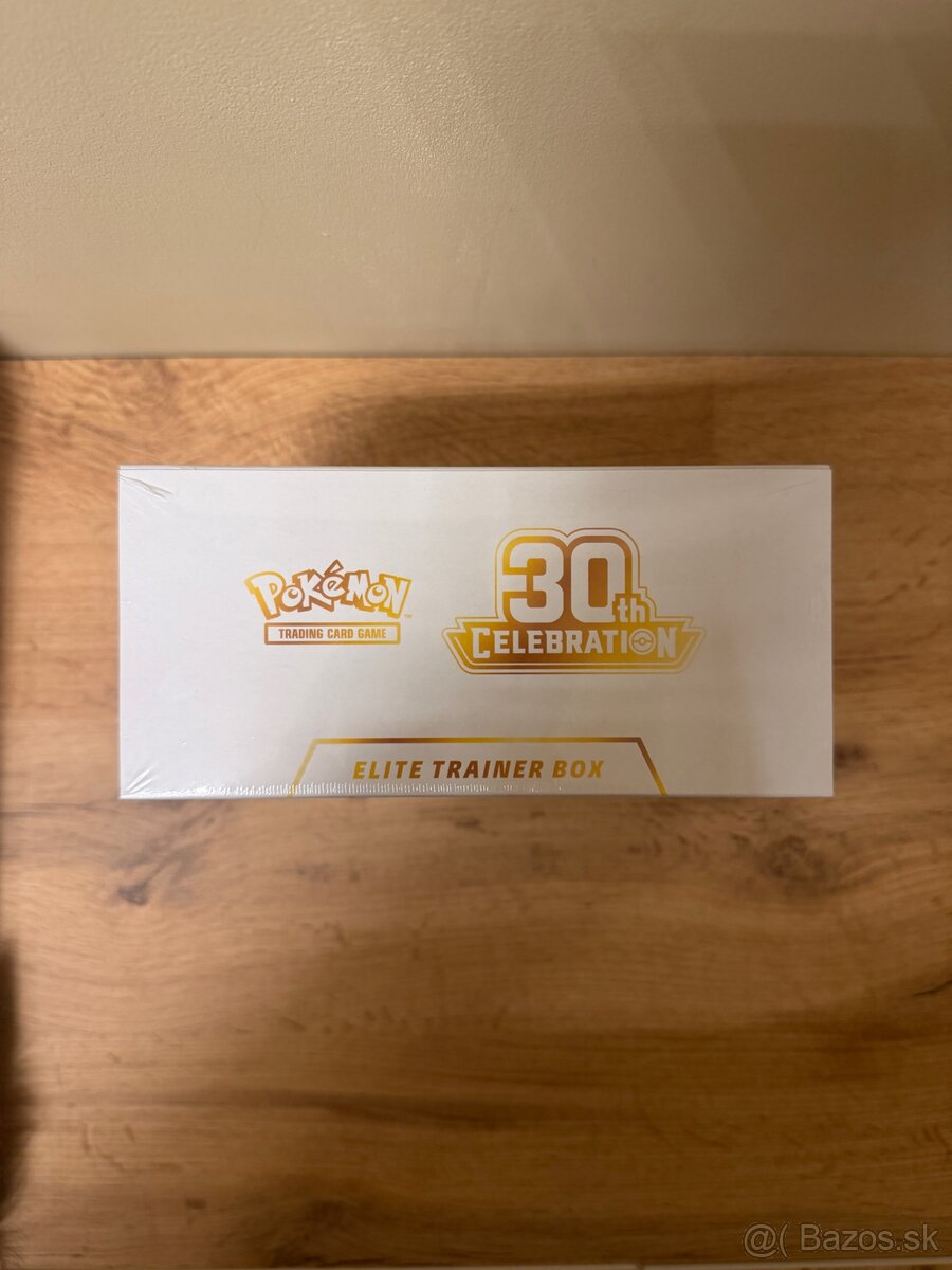 Pokemon 30th anniversary elite trainer box - 3