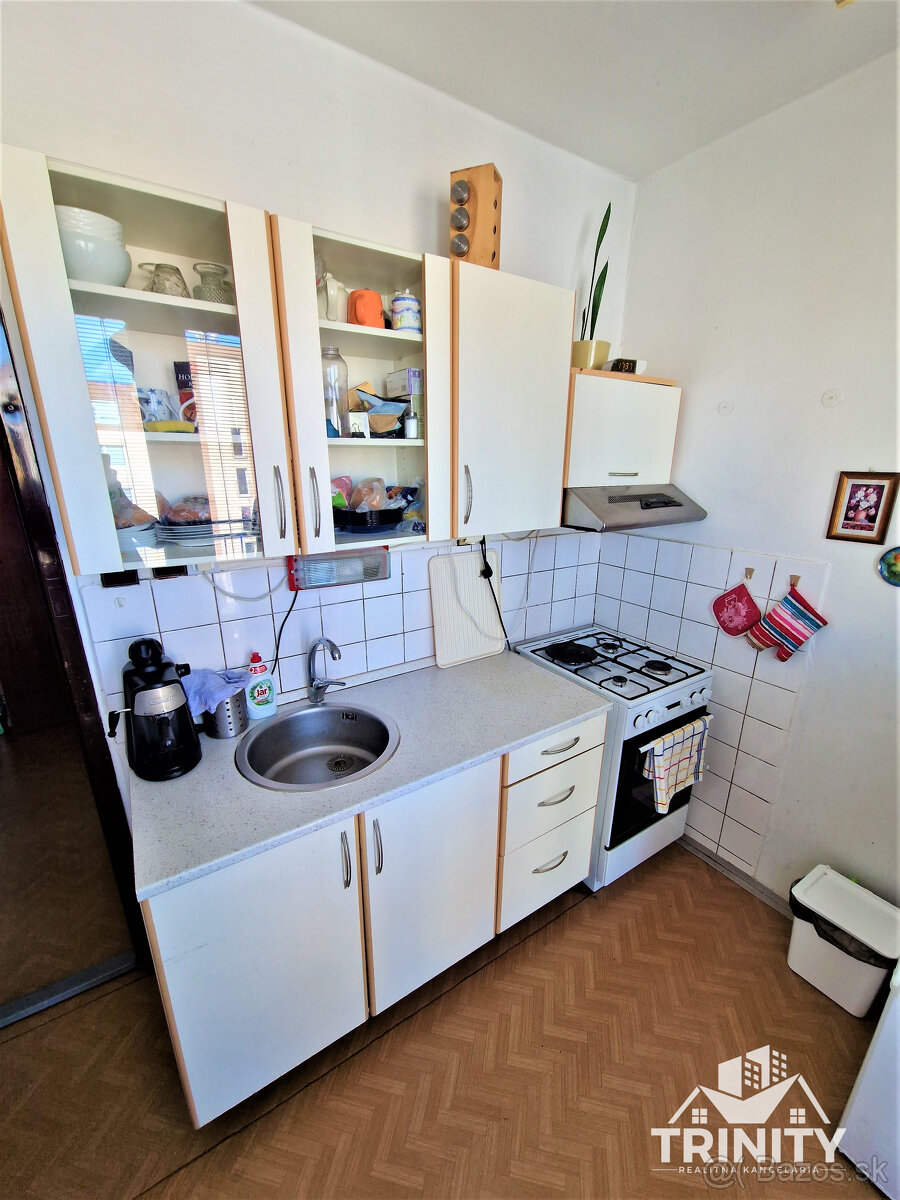 Na predaj čiastočne prerobený 1-izbový byt v meste Šurany - 3