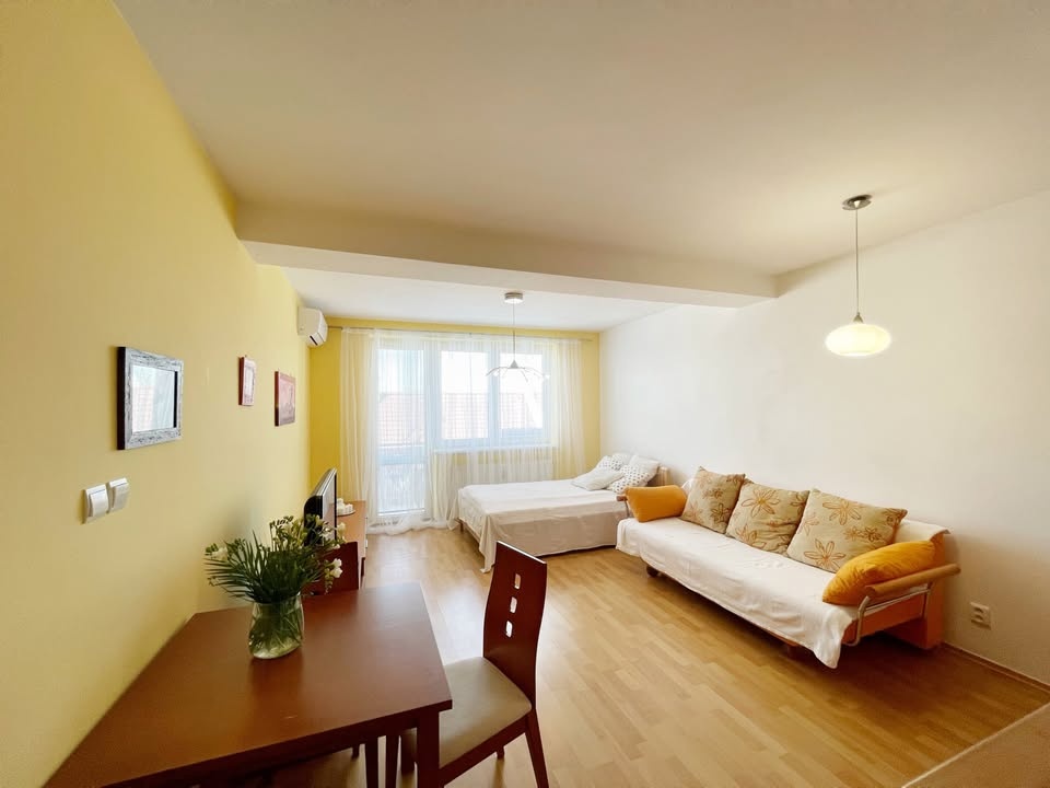 1i Byt vo Vajnoroch 36m2 s Garážovým státím, Pivnicou a - 3