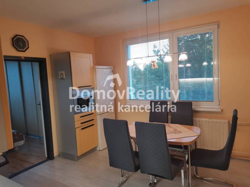 Na predaj 4-izbový veľkometrážny byt, časť Východ. Topoľčan - 3