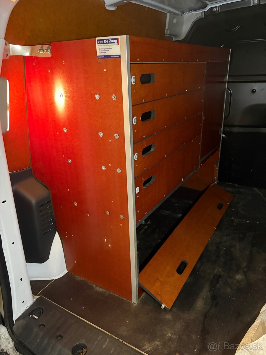 Police do auta - ulozny regal - 3