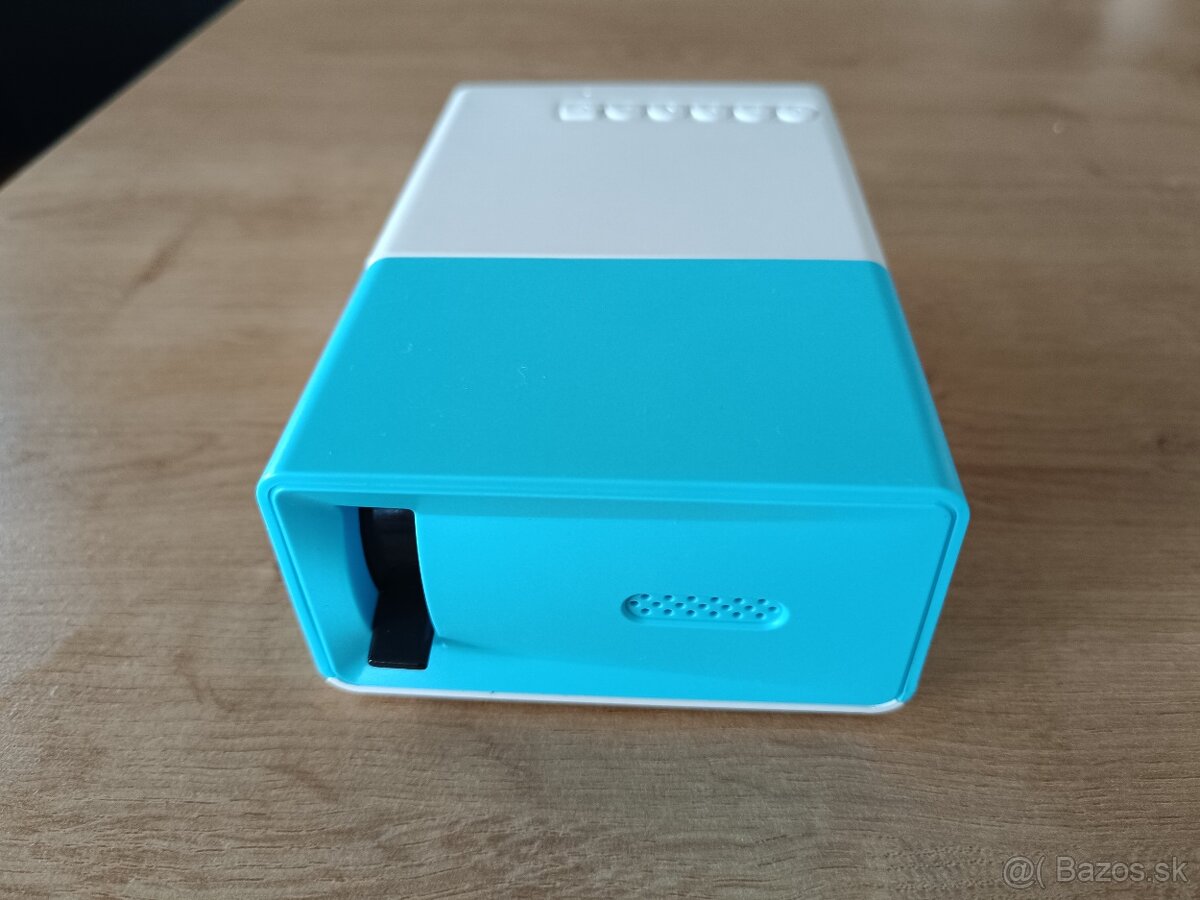 Predam uplne novy projektor - 3