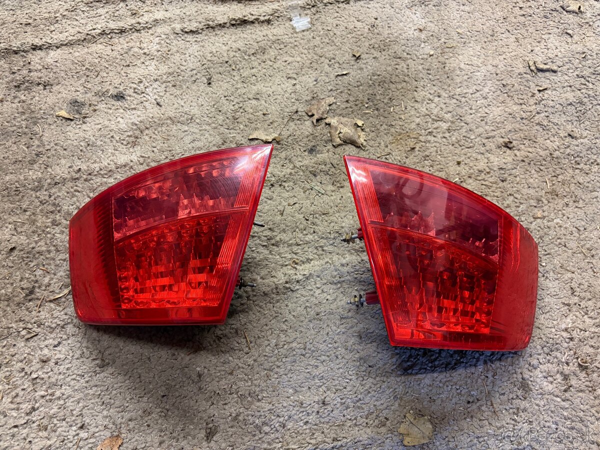 Zadné s svetla Audi a8 d3 - 3