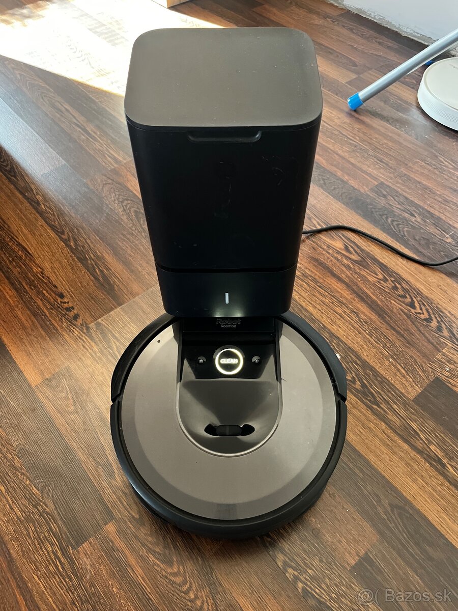 Predam roboticky vysávač iRobot i7 - 3