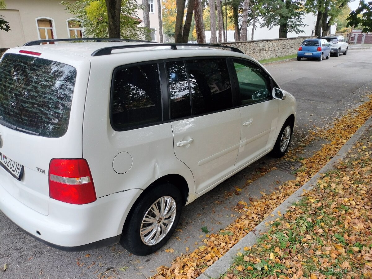 Volkswagen TOURAN 1.9 TDI ELEGANCE 77KW M6 ROK 2006 - 3