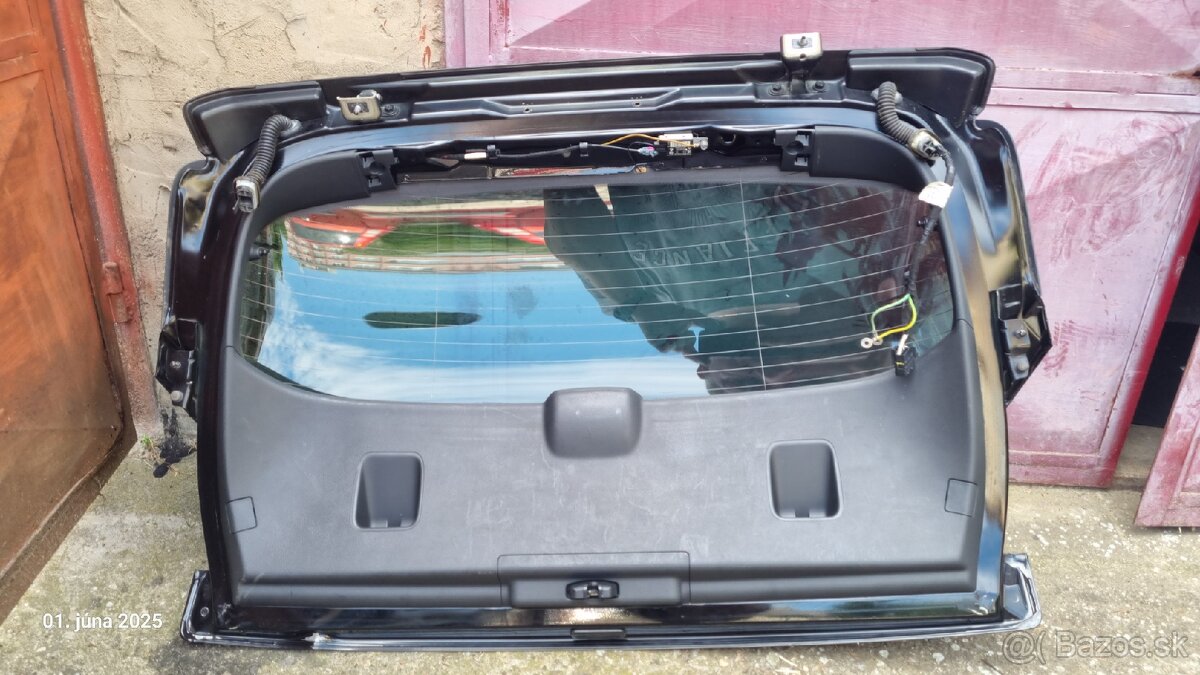 Peugeot 3008 piate dvere vrchne - 3