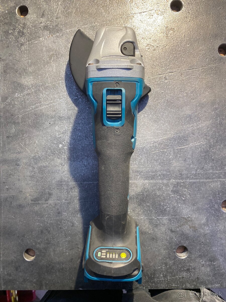 Aku uhlová brúska - 3