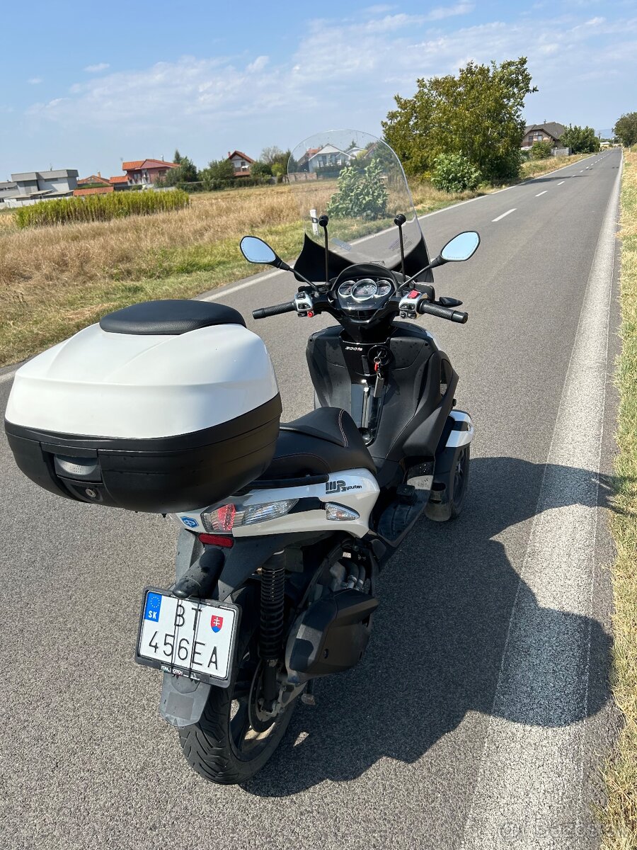 Piaggio MP3 300 - 3