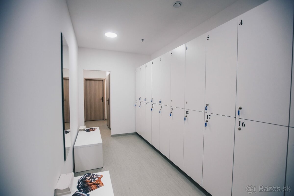 Biele skrinky do šatne, botník a lavičky - 3