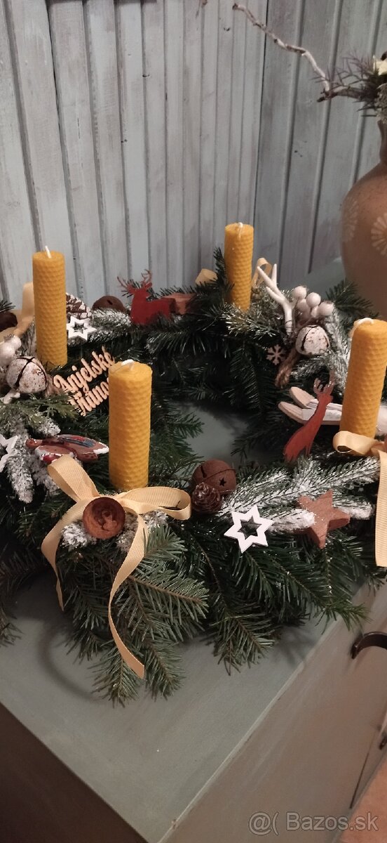 Adventný veniec zo zivej čačiny ,voňavý so sviečkami - 3