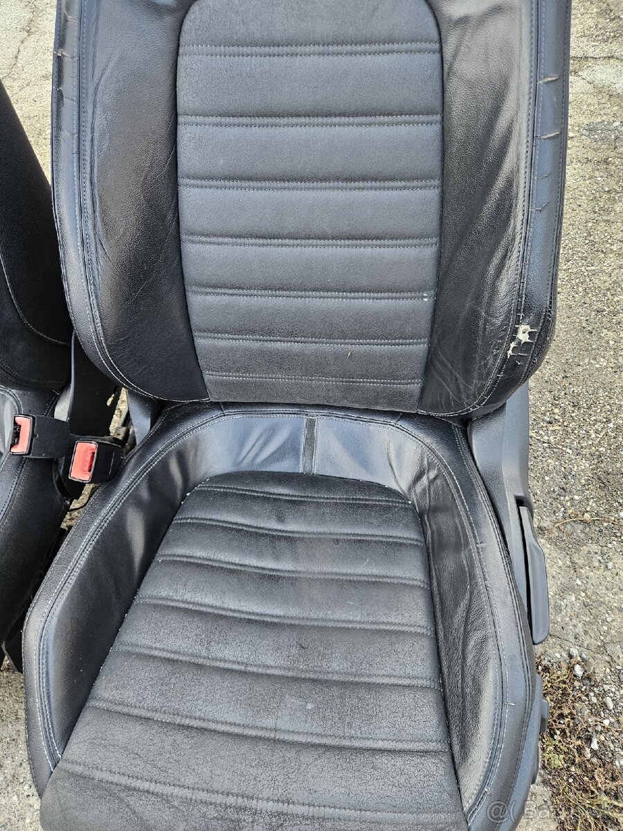 Predám sedačky Volkswagen Passat CC - 3