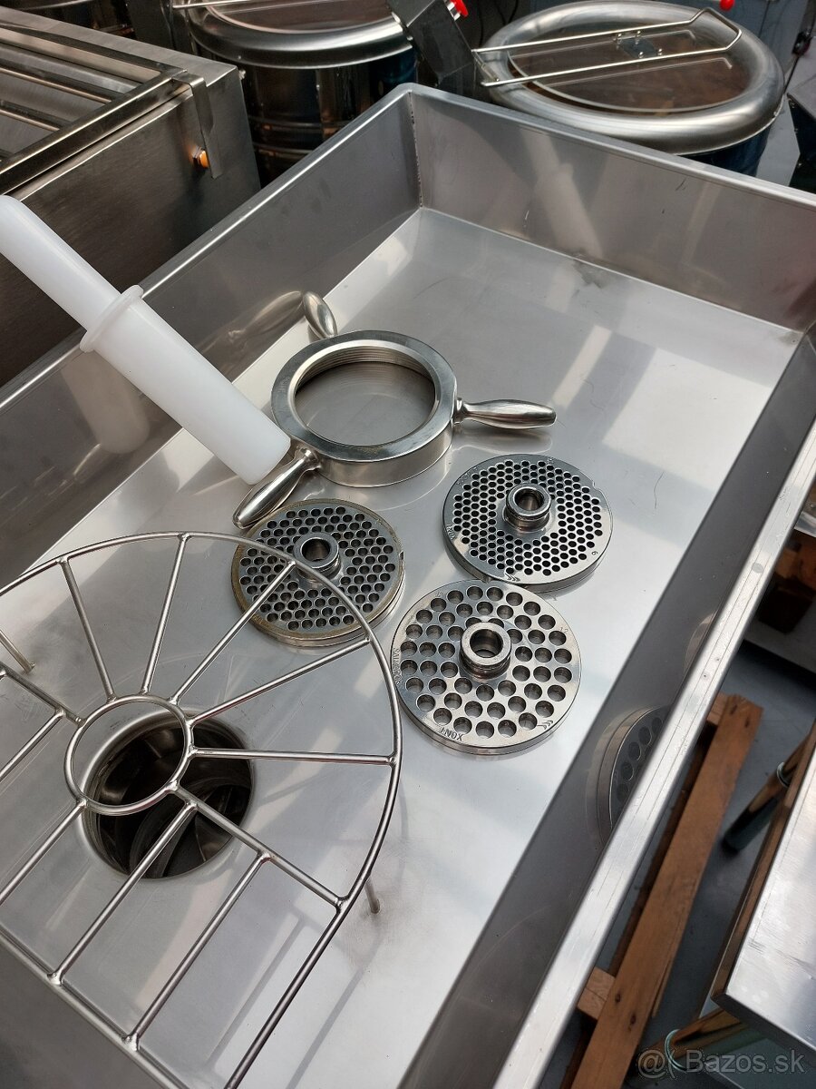 Mlynček na mäso 42 Mäsiarský vlček rezačka mäsa 42 - 3