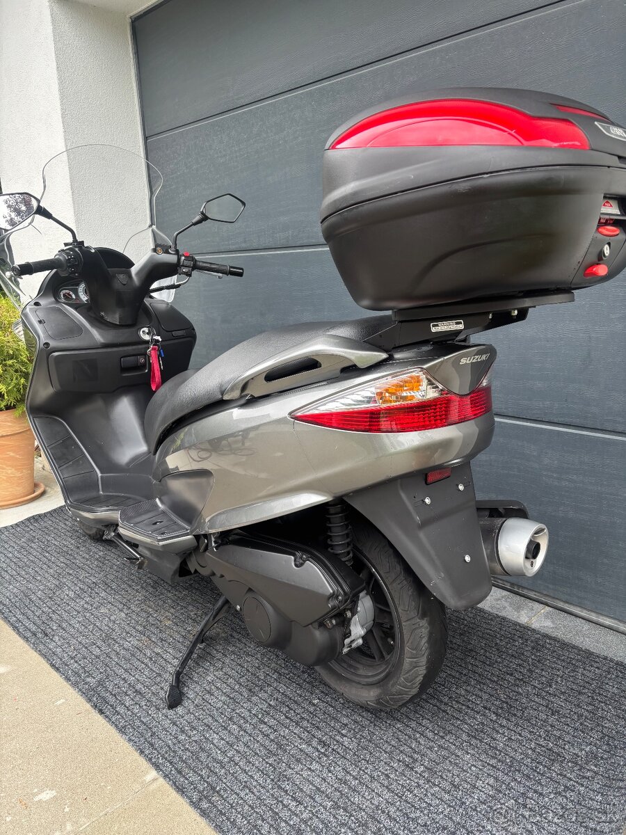Suzuki Burgman 200i - 3