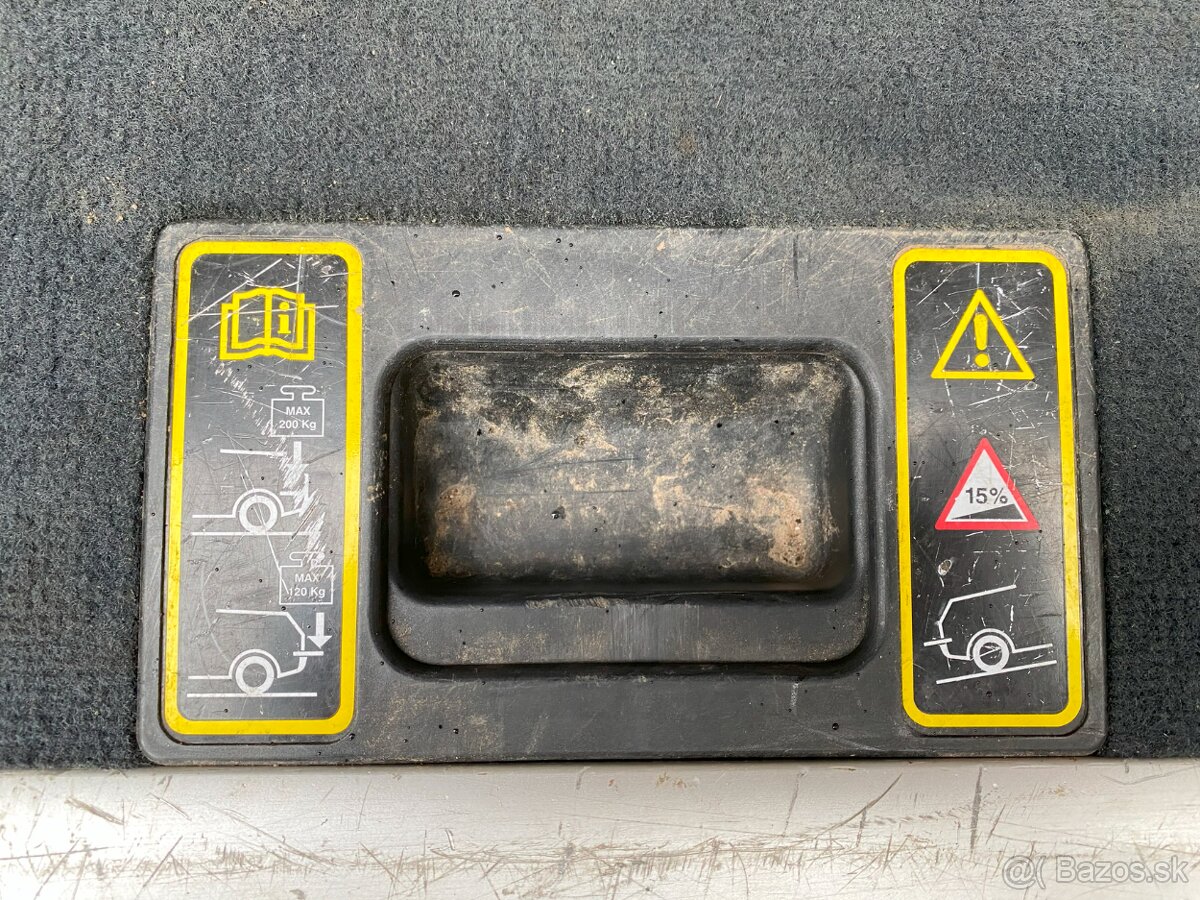 Výsuvná podlaha do kufra Toyota Land Cruiser 120 (2003-2009)
