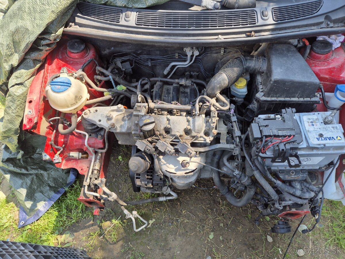 Fabia 2 rozpredám HOLOMOTOR PREDANÝ - 3