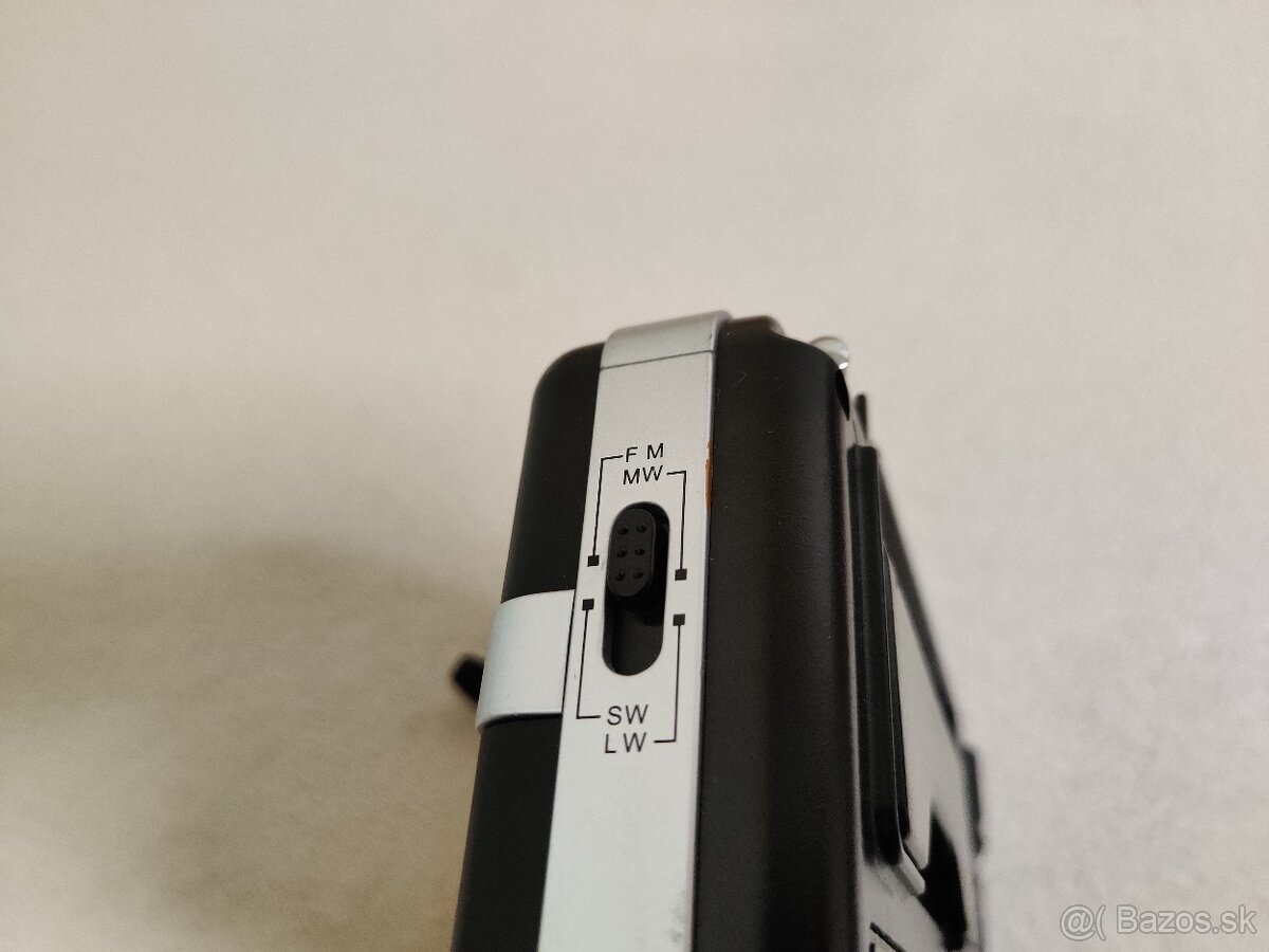 Predám staršie rádio Medion aj na prípojku 6V. - 3