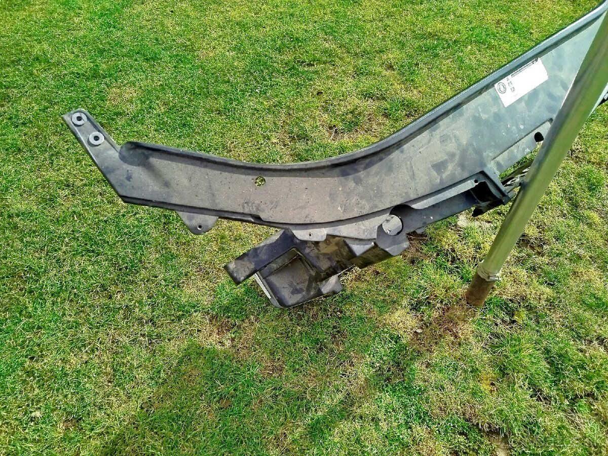 Passat B7 predná stena chladiča - 3