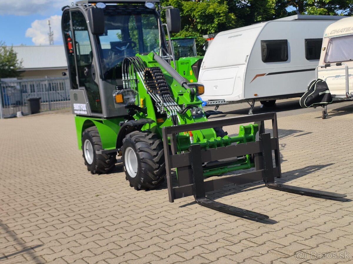 KOLESOVÝ NAKLADAČ 908T - 3